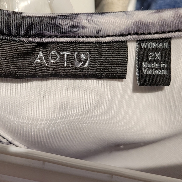 2x Black and White Floral Sleeveless dress - Picture 2 of 4